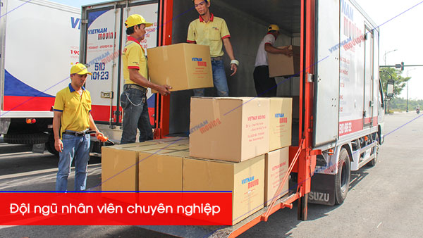 Đội ngũ nhân viên Vina Moving làm việc chuyên nghiệp