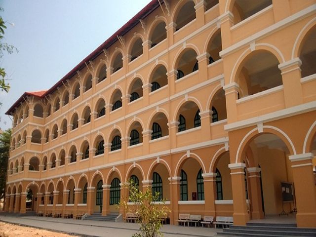 10 ngôi trường cổ kính tuyệt đẹp ở Việt Nam