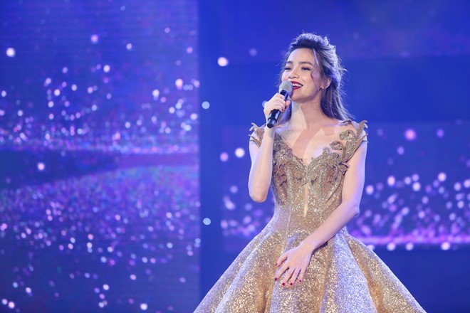 Top 10 người đẹp tai tiếng nhất showbiz Việt