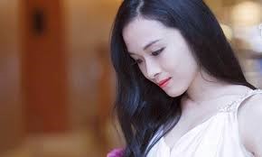 Top 10 người đẹp tai tiếng nhất showbiz Việt