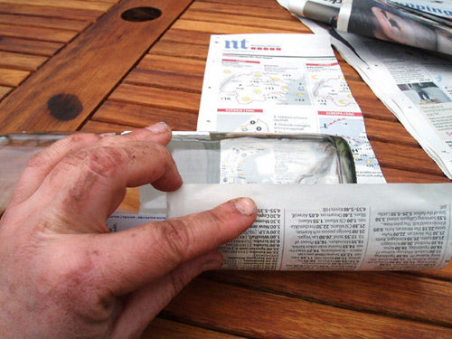 Mẹo tận dụng giấy báo cũ để chuyển nhà tiết kiệm